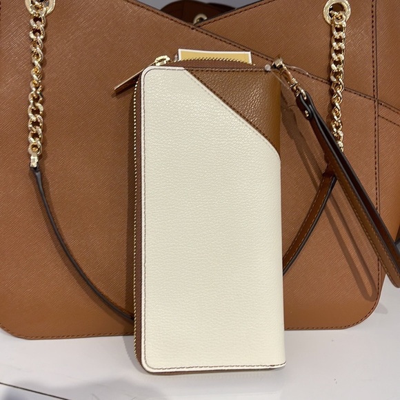 MICHAEL KORS LARGE TRAVEL CONTINENTAL WRISTLET WALLET PHONEHOLDER Luggage Multi - Picture 10 of 16